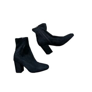 Wild Diva Black Faux Suede Booties Block Heel - Size US 7